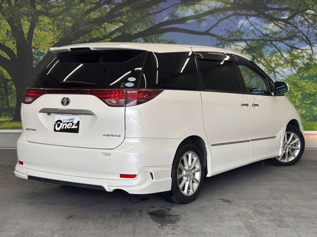 Toyota Estima 8