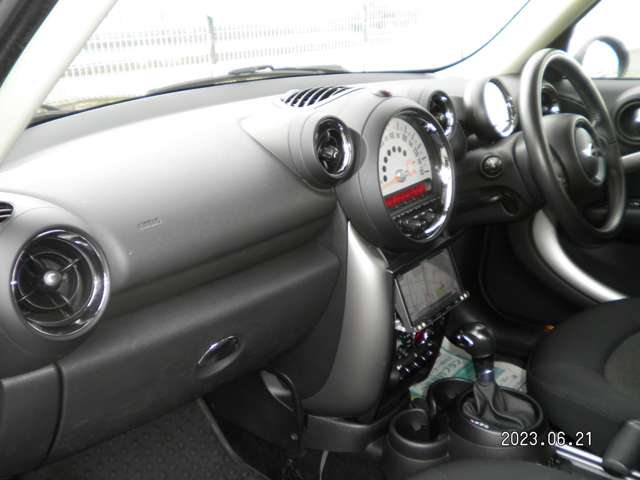 MINI Crossover 10