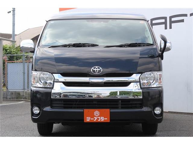 Toyota Hiace 8