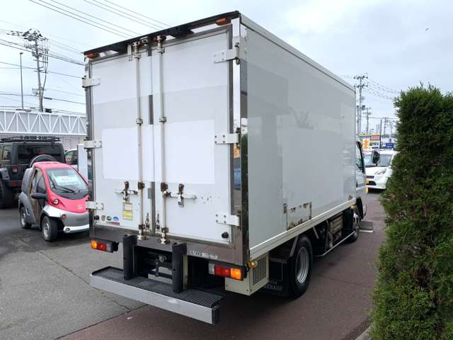 Mitsubishi Fuso Canter 9