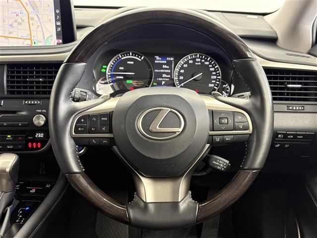Lexus RX 9