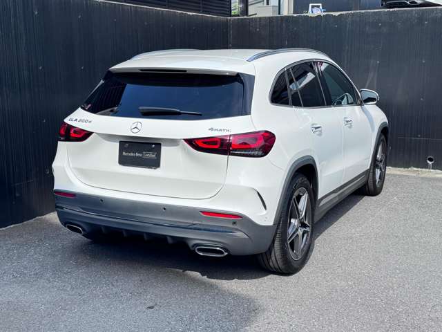 Mercedes-Benz GLA-Class 6