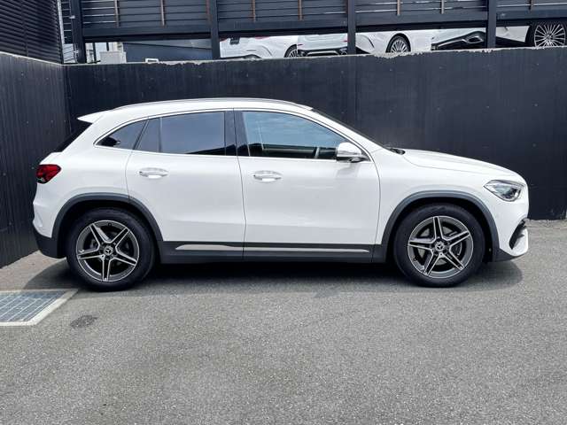 Mercedes-Benz GLA-Class 8