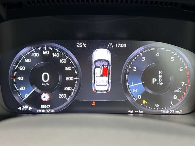 Volvo XC40 12