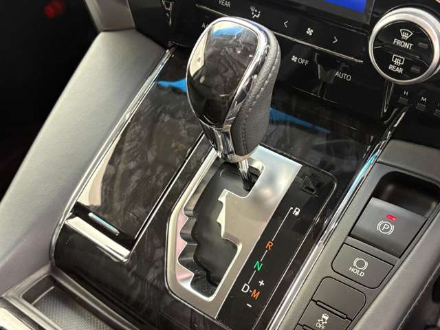 Toyota Alphard 12