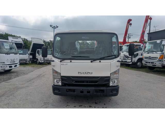 Isuzu Elf 2