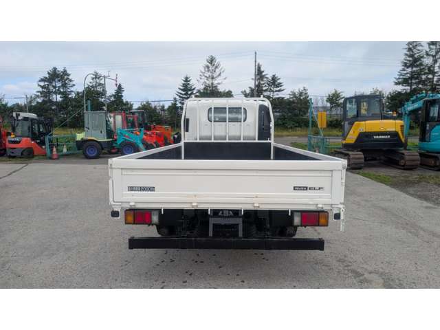 Isuzu Elf 6