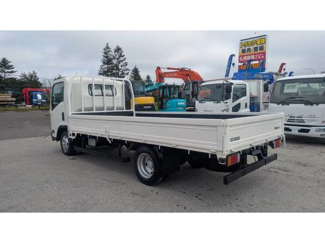 Isuzu Elf 7