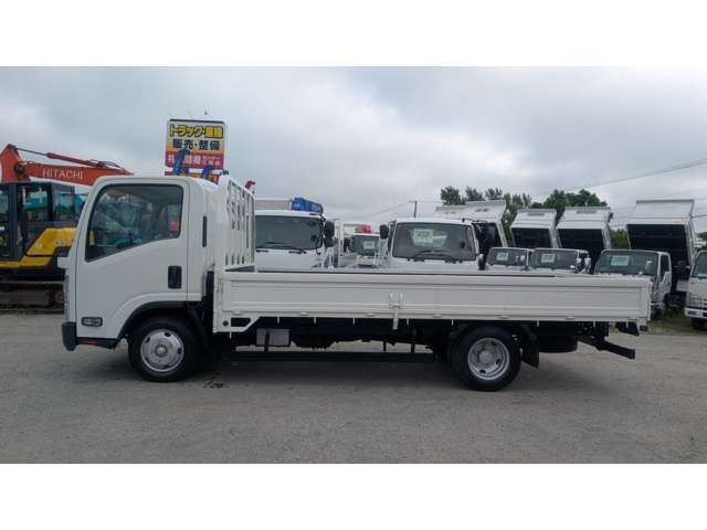 Isuzu Elf 8