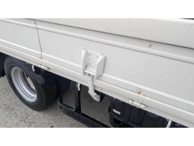 Isuzu Elf 9