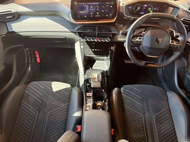 Peugeot 2008 8