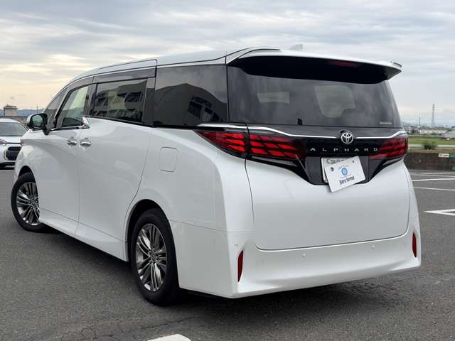 Toyota Alphard 12