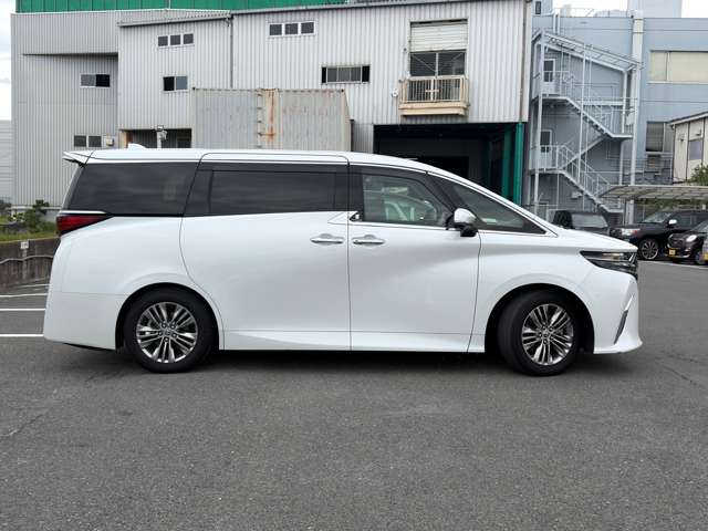 Toyota Alphard 5