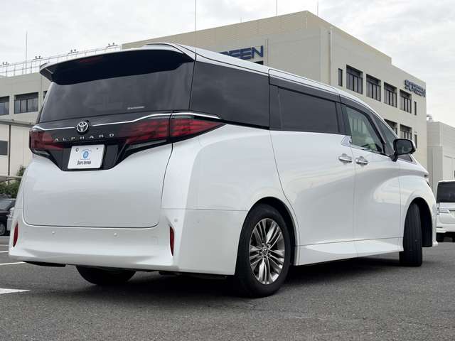 Toyota Alphard 6