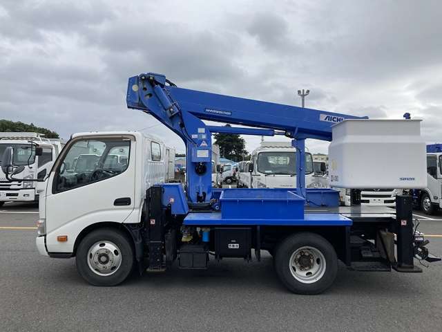 Hino Dutro 7
