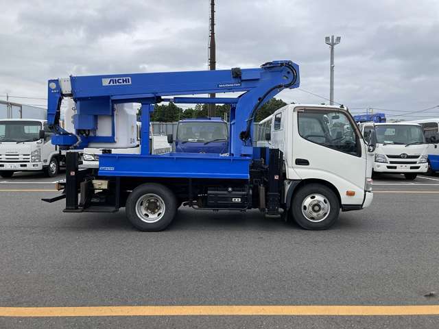 Hino Dutro 8