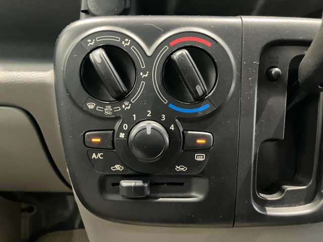 Nissan NV100 Clipper 6