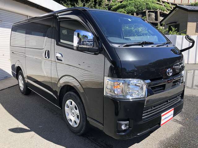 Toyota Hiace Van 4