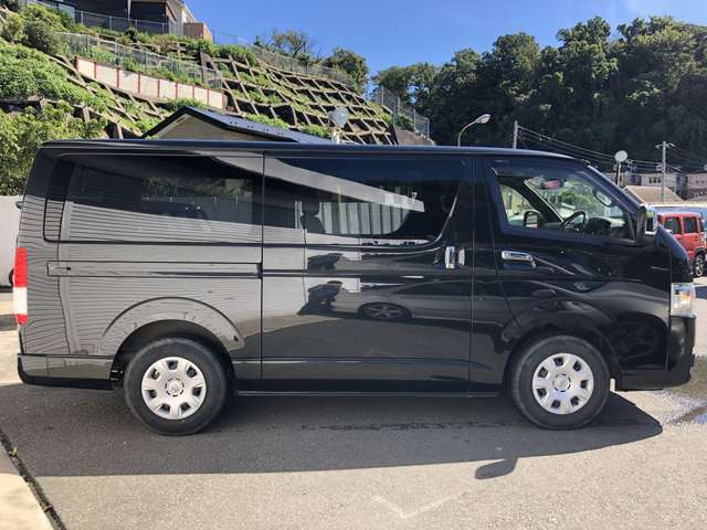 Toyota Hiace Van 5