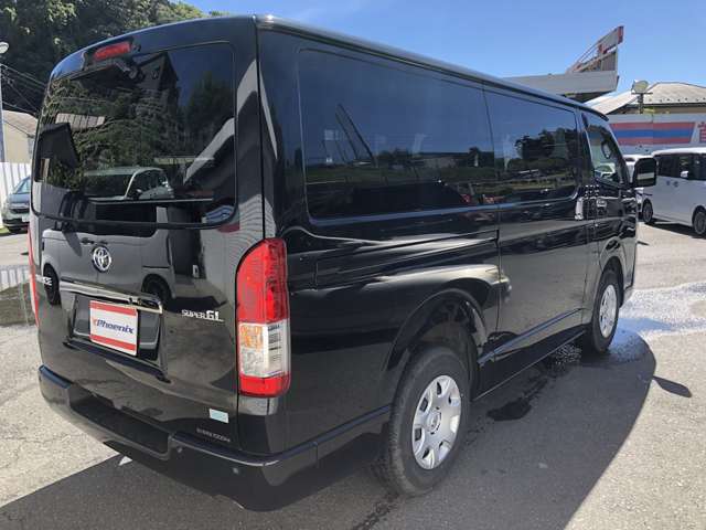 Toyota Hiace Van 6