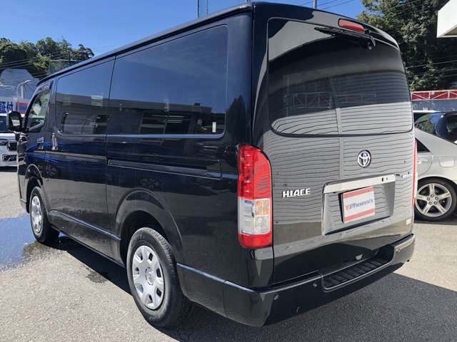 Toyota Hiace Van 8