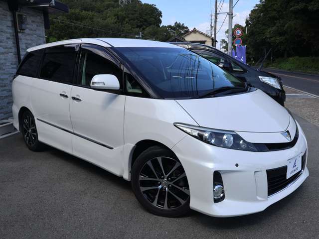 Toyota Estima 4