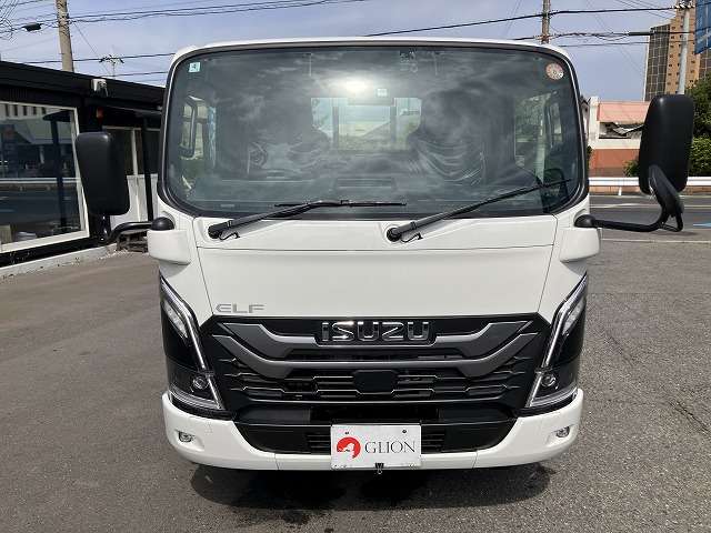 Isuzu Elf 2