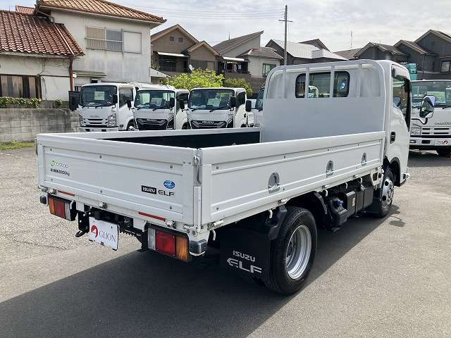 Isuzu Elf 8