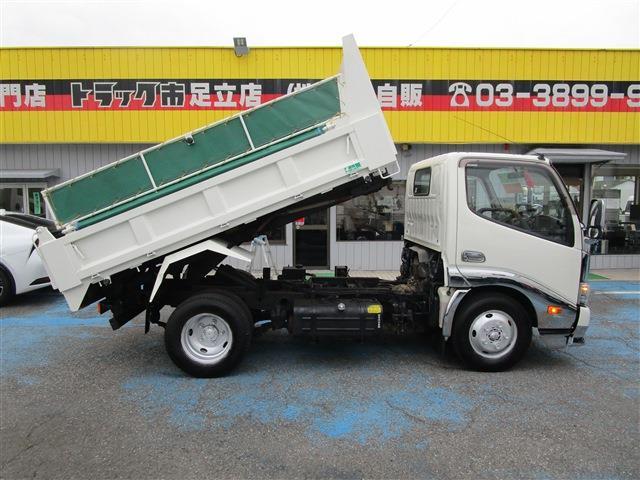 Hino Dutro 3