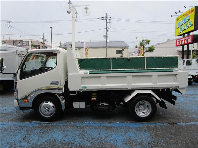Hino Dutro 4