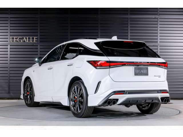 Lexus RX 9