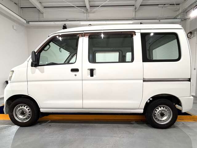 Daihatsu Hijet Cargo 5