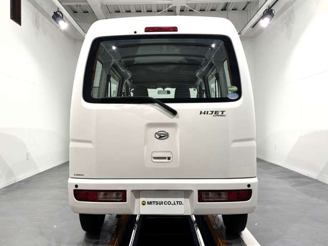 Daihatsu Hijet Cargo 7
