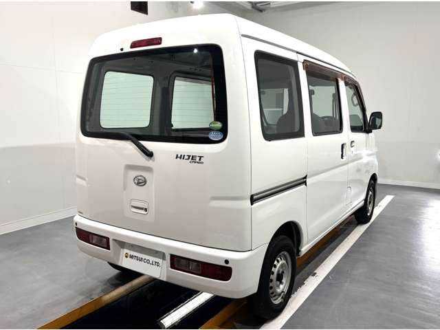 Daihatsu Hijet Cargo 8
