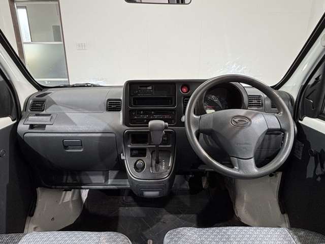 Daihatsu Hijet Cargo 10