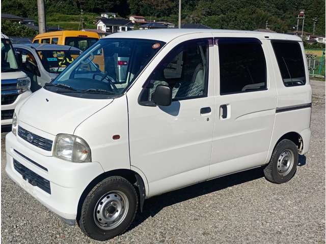 Daihatsu Hijet Cargo 2
