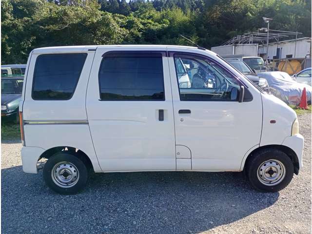 Daihatsu Hijet Cargo 7