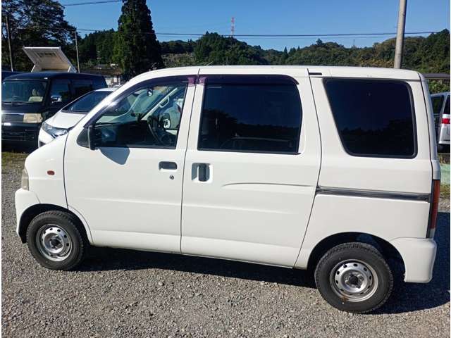 Daihatsu Hijet Cargo 8