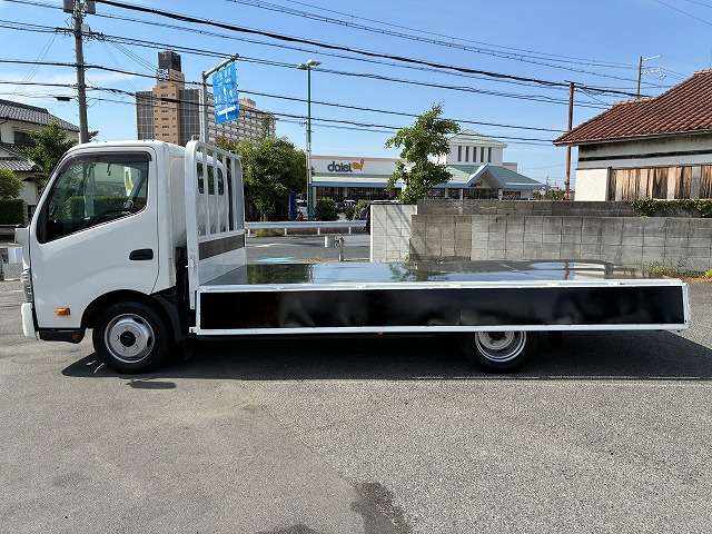 Hino Dutro 11