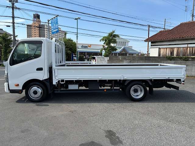 Hino Dutro 4