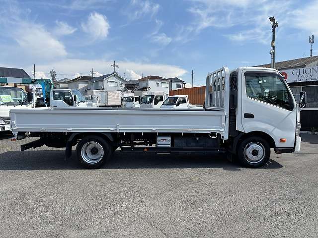 Hino Dutro 5