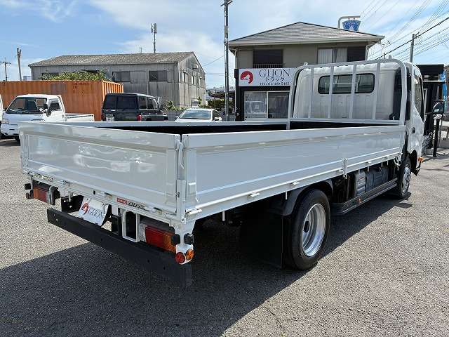 Hino Dutro 8