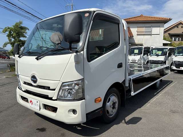 Hino Dutro 9