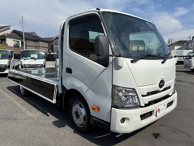 Hino Dutro 10
