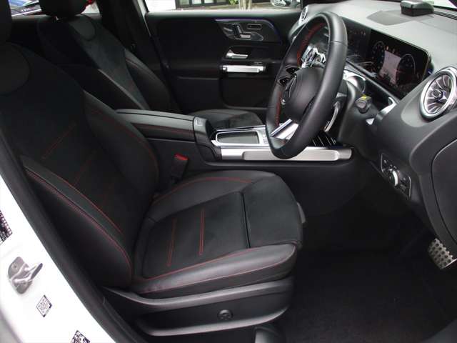 Mercedes-Benz GLB 11