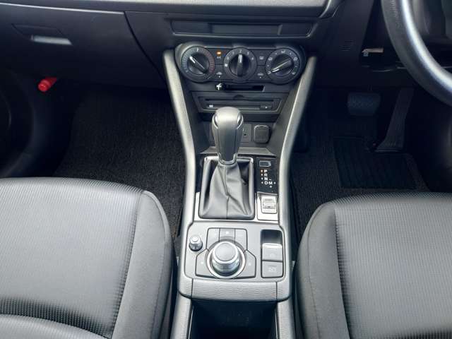 Mazda CX-3 12
