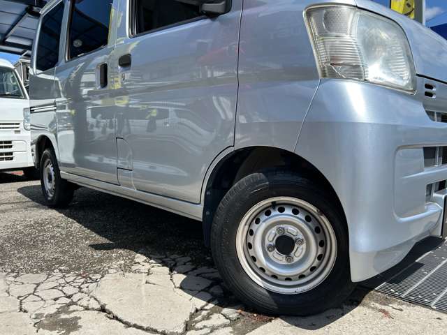 Daihatsu Hijet Cargo 11
