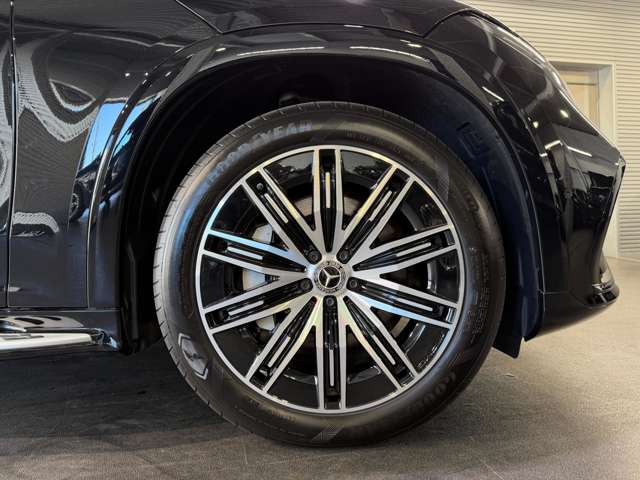 Mercedes-Benz EQS SUV 10