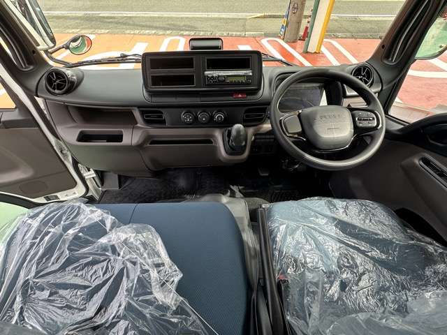 Mitsubishi Fuso Canter 9
