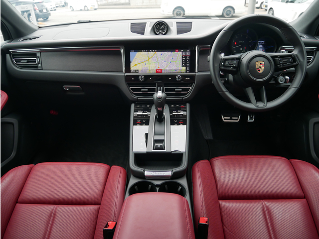 Porsche Macan 4
